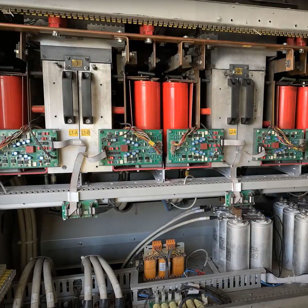 inverter smontato in fase di riparazione