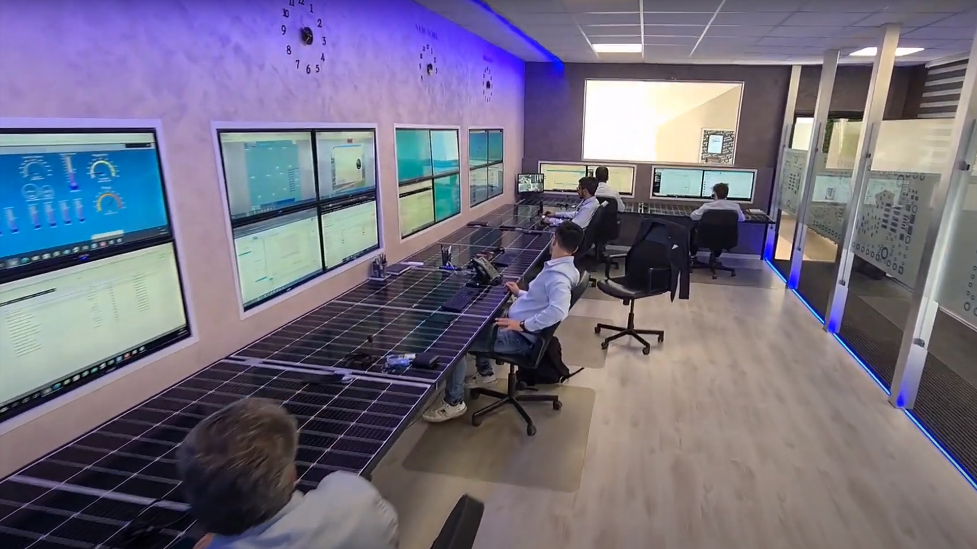 Sala monitoraggio degli impianti fotovoltaici disposti in tutta Italia